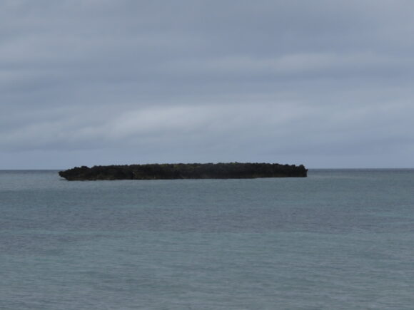 カモメ岩　水納島